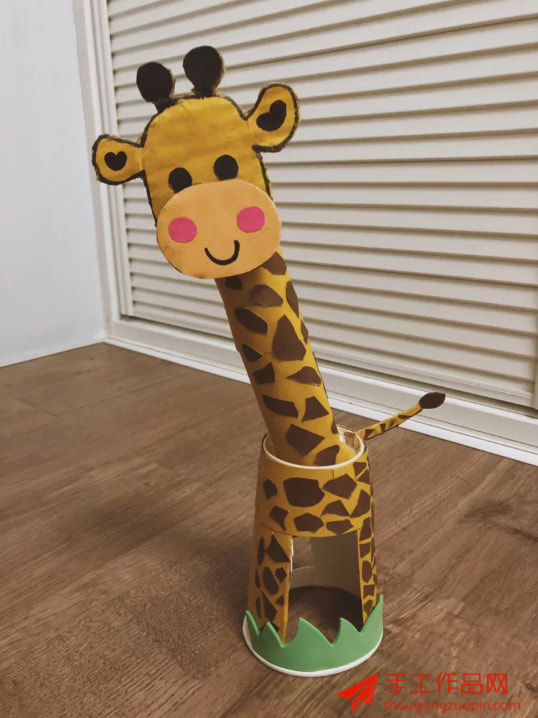 一次性纸杯手工打造一款可爱的长颈鹿